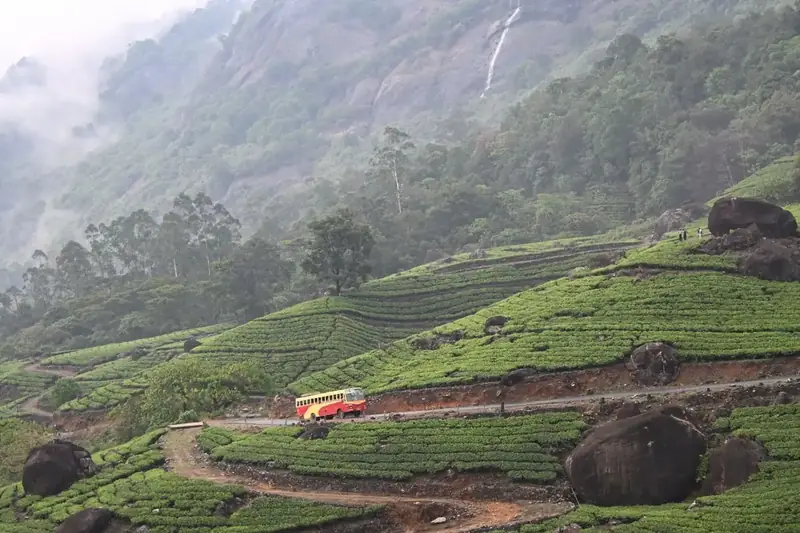 The ghat road from Kochi up to Munnar